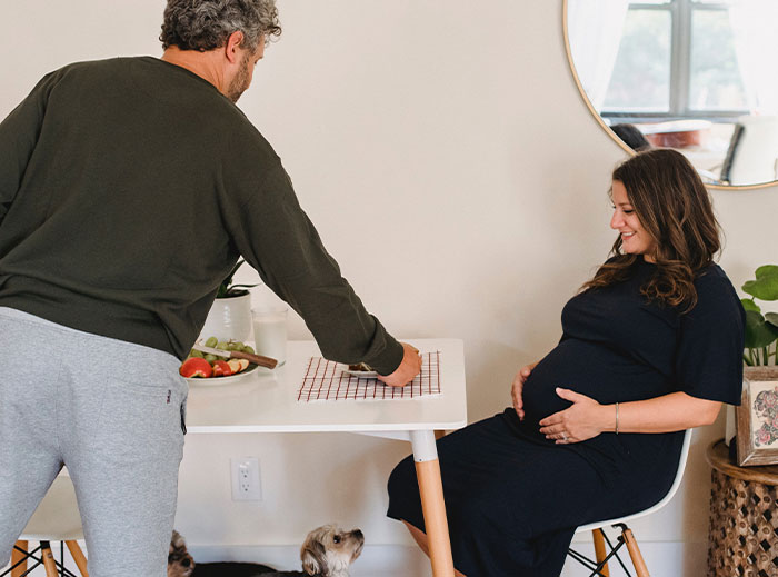 Pregnant Woman Feels Guilty For Ordering Chicken Wings And Upsetting Her Vegetarian MIL, Asks For Advice Online Pregnant Woman Feels Guilty For Ordering Chicken Wings And Upsetting Her Vegetarian MIL, Asks For Advice Online