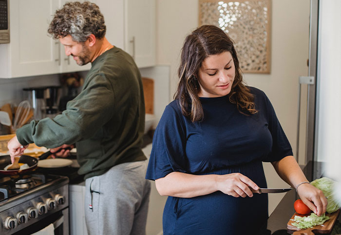 Pregnant Woman Feels Guilty For Ordering Chicken Wings And Upsetting Her Vegetarian MIL, Asks For Advice Online Pregnant Woman Feels Guilty For Ordering Chicken Wings And Upsetting Her Vegetarian MIL, Asks For Advice Online