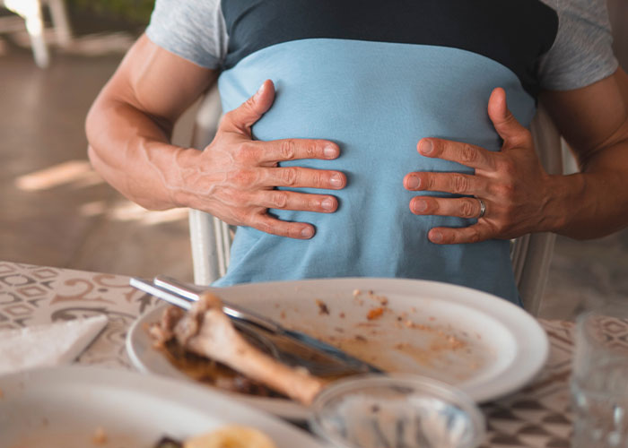 Parent Takes Vegan Daughter To A Restaurant, Waitress Reveals Her 'Vegan' Dish Had Butter In It, Leaving The Parent Livid Parent Takes Vegan Daughter To A Restaurant, Waitress Reveals Her 'Vegan' Dish Had Butter In It, Leaving The Parent Livid