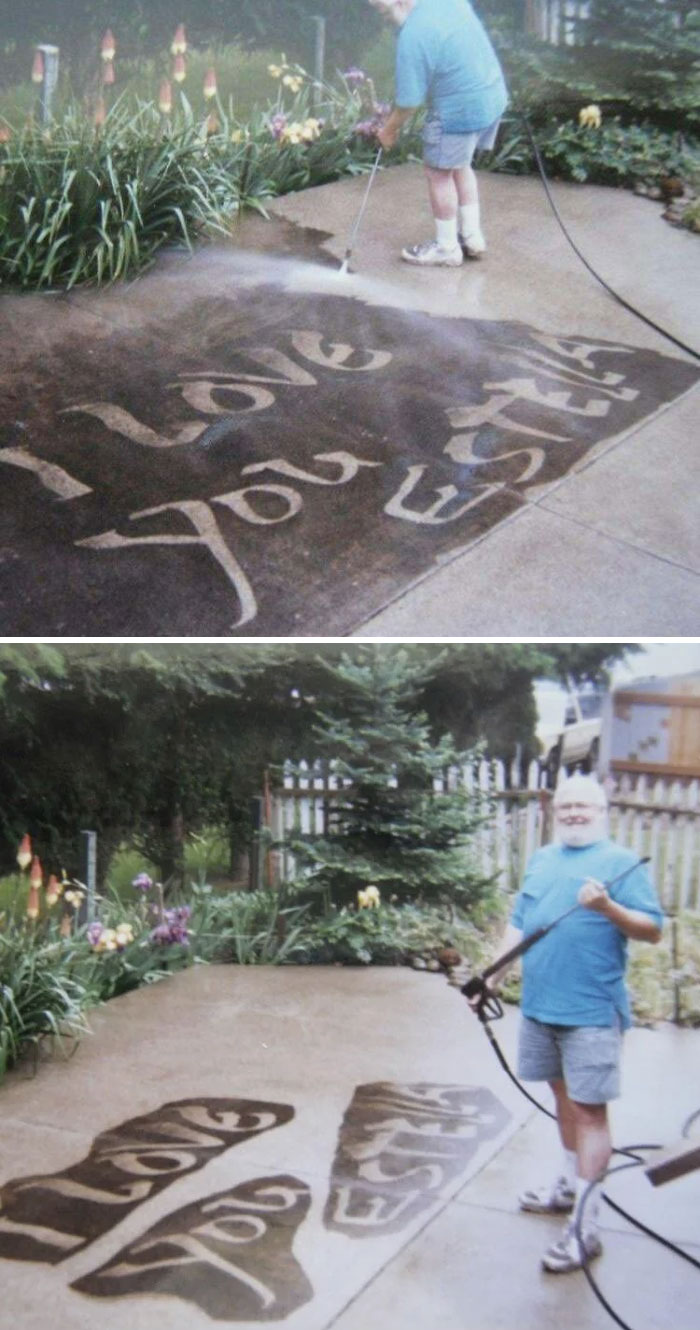 Dulce y triste. Mi tío perdió a su esposa hace unos años. Todavía la echa mucho de menos