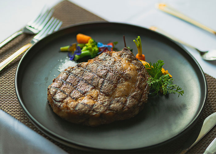 Someone Asks Waiters And Waitresses To Share The Strangest Thing Someone Has Asked Them For, And 30 People Serve Their Answers