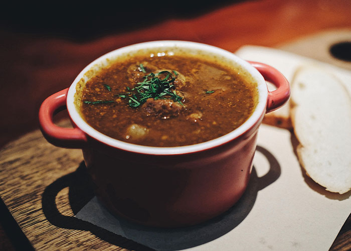 Someone Asks Waiters And Waitresses To Share The Strangest Thing Someone Has Asked Them For, And 30 People Serve Their Answers