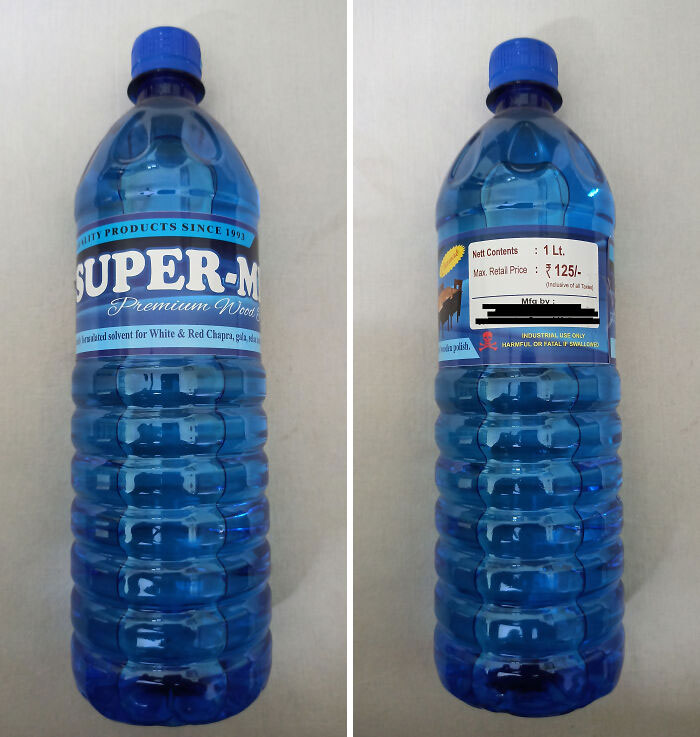 Casi bebo de esta botella de cera para madera disfrazada de botella de agua