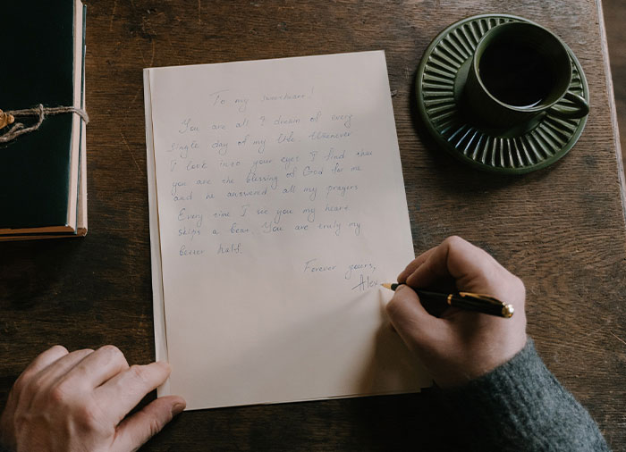 Someone Asks "What Is Something That Your Parents Did That You Will Never Forgive Them For?" And 35 People Deliver Heartbreaking And Honest Answers