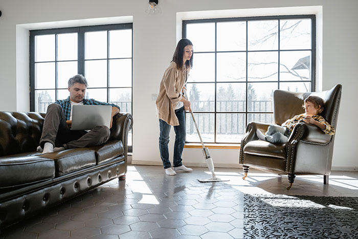 Women Are Sharing Specific Behaviors That They're Tired Of Seeing Men Do (50 Answers)