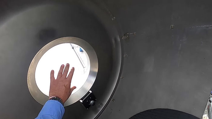 Titan-Submarine-Run-Out-Oxygen Titan-Submarine-Run-Out-Oxygen