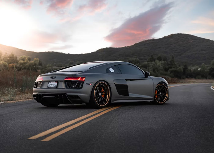 “Cases And Cases Of Gummy Bears In His Basement”: 30 Of The Wildest Things People Have Seen While Working For The Ultra Wealthy