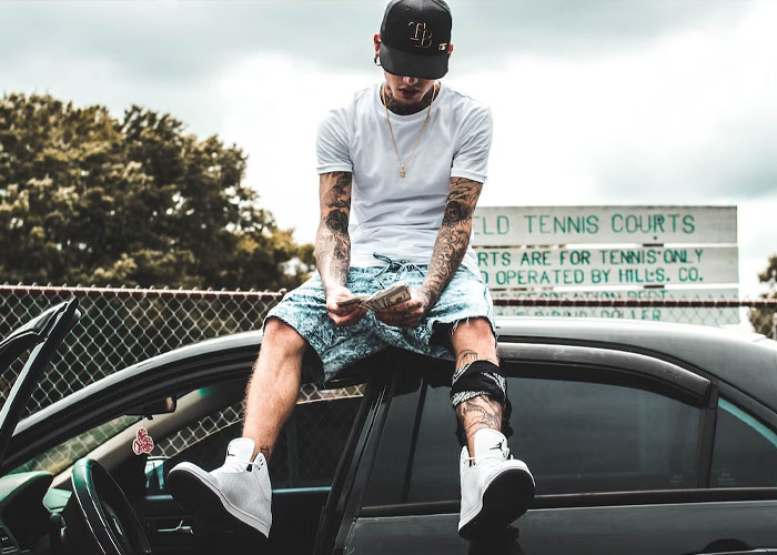 “Cases And Cases Of Gummy Bears In His Basement”: 30 Of The Wildest Things People Have Seen While Working For The Ultra Wealthy