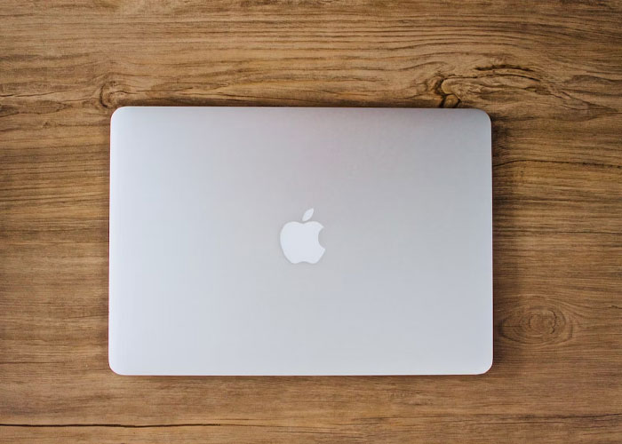 “Cases And Cases Of Gummy Bears In His Basement”: 30 Of The Wildest Things People Have Seen While Working For The Ultra Wealthy