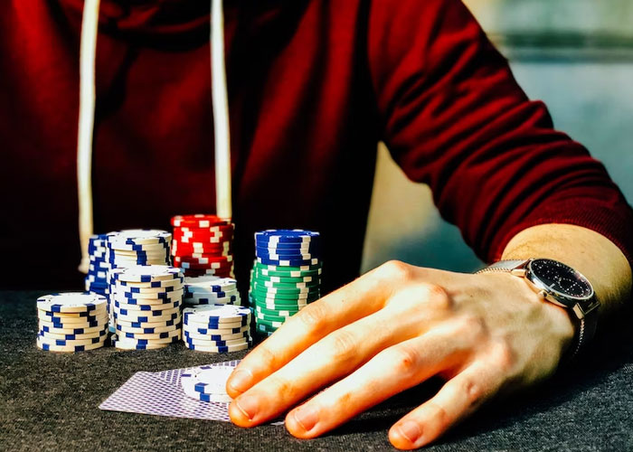 “Cases And Cases Of Gummy Bears In His Basement”: 30 Of The Wildest Things People Have Seen While Working For The Ultra Wealthy