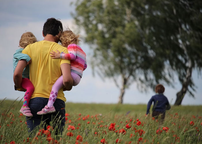 “Cases And Cases Of Gummy Bears In His Basement”: 30 Of The Wildest Things People Have Seen While Working For The Ultra Wealthy