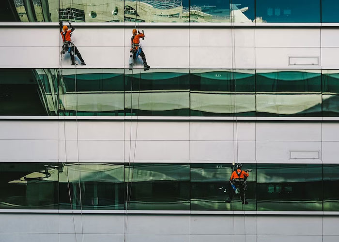 “Cases And Cases Of Gummy Bears In His Basement”: 30 Of The Wildest Things People Have Seen While Working For The Ultra Wealthy