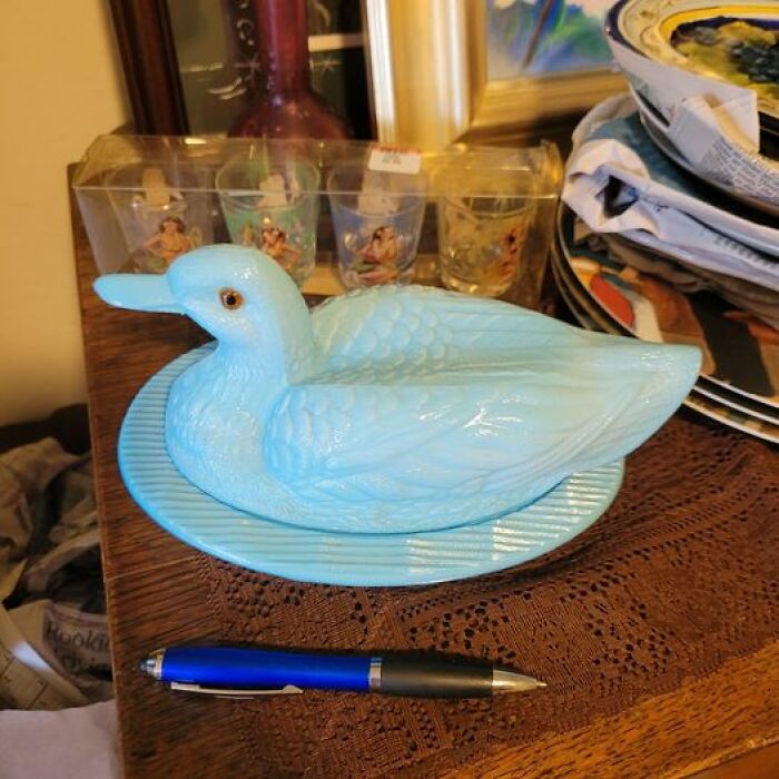 This Group Is The Home For All Of The Weirdest Secondhand Finds People Come Across, And Here Are 40 Of The Most Spectacular