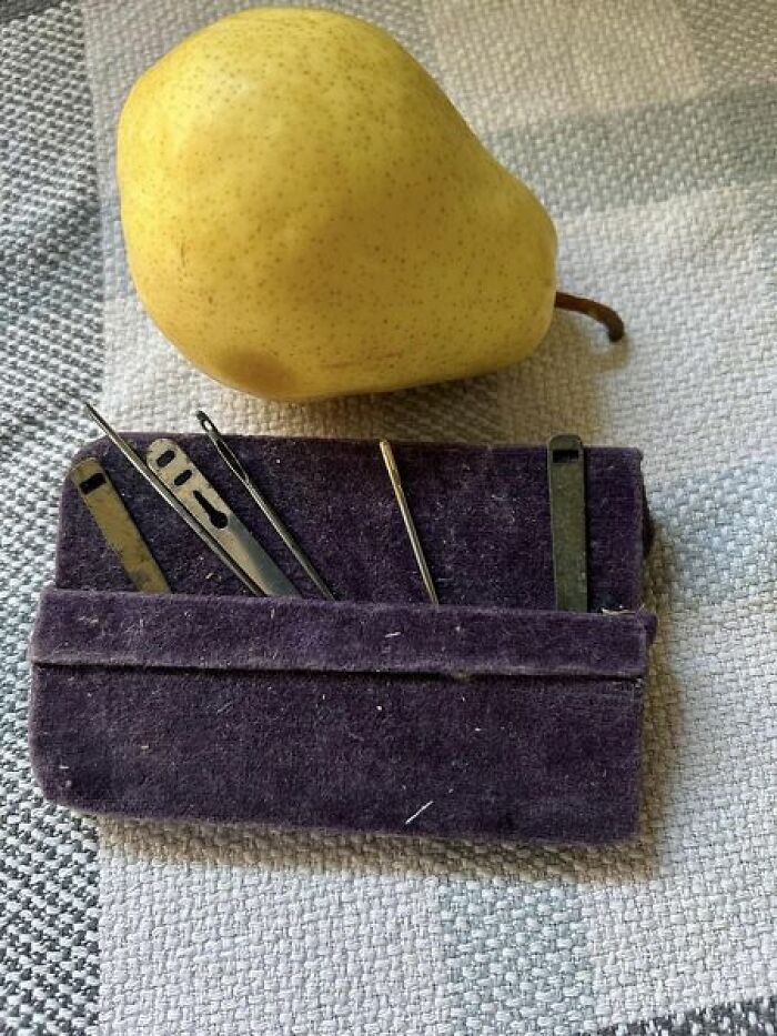 Weird-Secondhand-Finds-Pictures