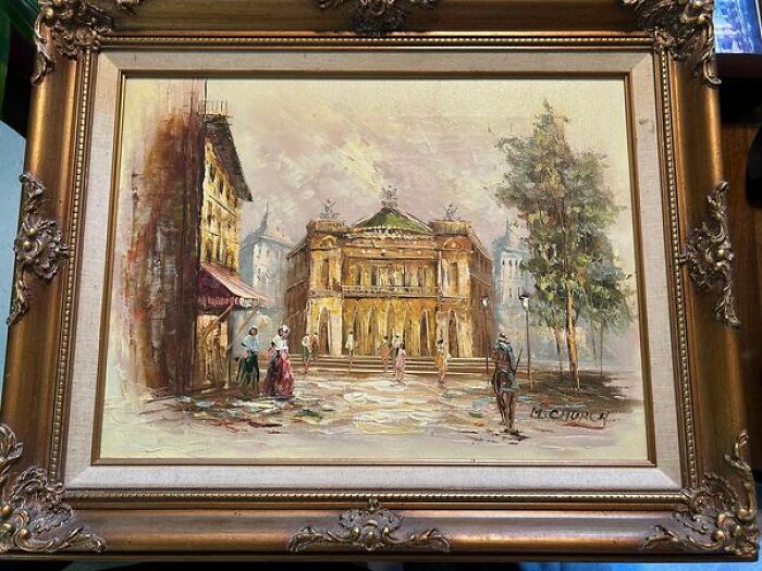 Weird-Secondhand-Finds-Pictures