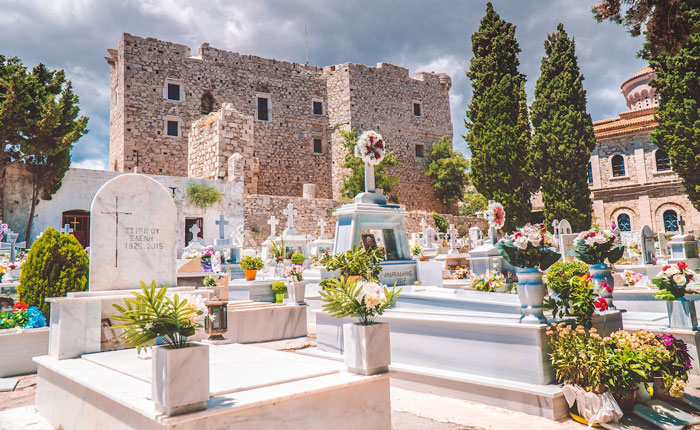 Man Feels Betrayed As Spouse Attends Funeral Instead Of Letting Him Take A Break From Parenting On Father’s Day, Gets Called A Jerk