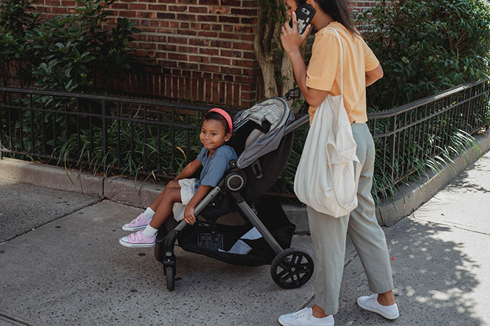 "The Bill Came Out Close To $1800": Woman Wants To Take Bride To Court After She Refused To Babysit Her Child After She Baked Her A Wedding Cake "The Bill Came Out Close To $1800": Woman Wants To Take Bride To Court After She Refused To Babysit Her Child After She Baked Her A Wedding Cake