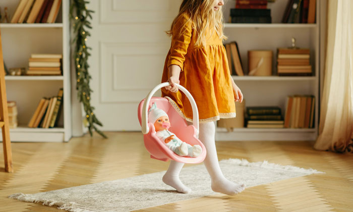 Bio Dad Thinks He Can Humiliate Daughter&rsquo;s Stepdad At BBQ, Gets Red Hot With Embarrassment Himself