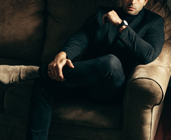 35 Y.O. Man Waits Until 17 Y.O. Turns 18 To Ask Her Out, Friend Questions If It&rsquo;s Normal