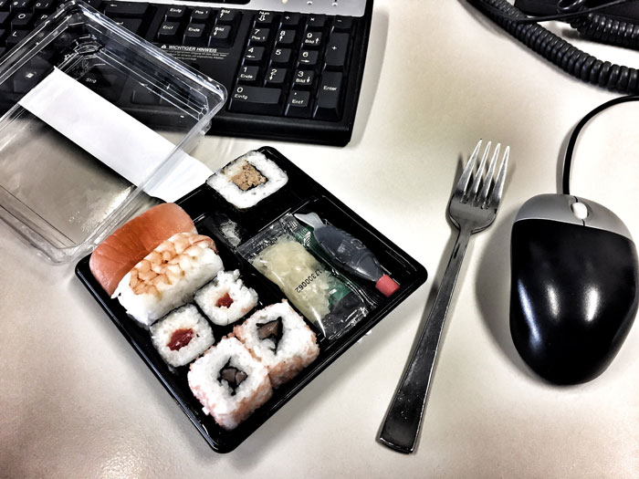 Employee Has Lunch Break At 12:40, It Renders The Boss Livid, Who Texts Them To Return