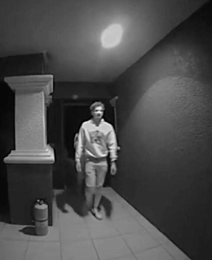 Doorbell Video Of A Guy Dropping Drunk Girl Off Goes Viral Doorbell Video Of A Guy Dropping Drunk Girl Off Goes Viral