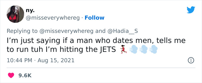 Woman Praises Guy For Giving Her A Note Saying Her Date Is A Red Flag After Listening To Their Convo