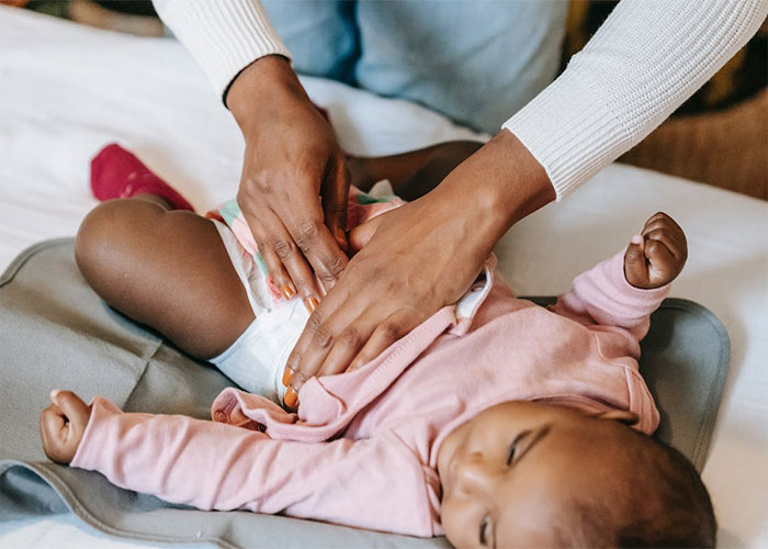 Restaurant Table Becomes Nappy Changing Station, Making Nearby Diners Nauseous Restaurant Table Becomes Nappy Changing Station, Making Nearby Diners Nauseous