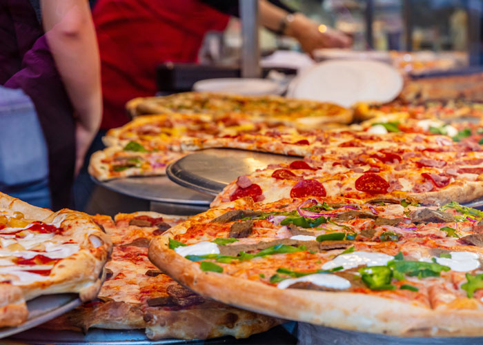 Worker Scolded For Trying To Buy A Homeless Man Pizza, Customer Finds A Brilliant Loophole