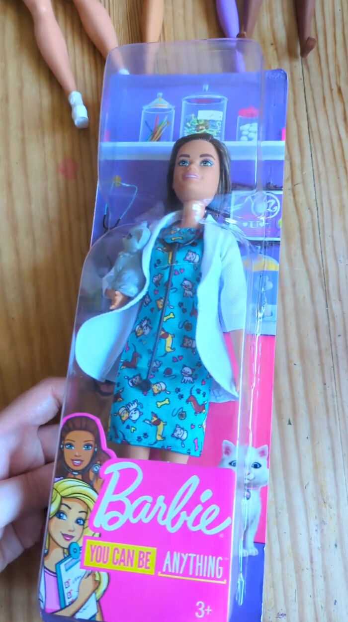 Video Of Mom Drawing ‘Tiger Stripes’ On Barbie Sparks Debates Video Of Mom Drawing ‘Tiger Stripes’ On Barbie Sparks Debates