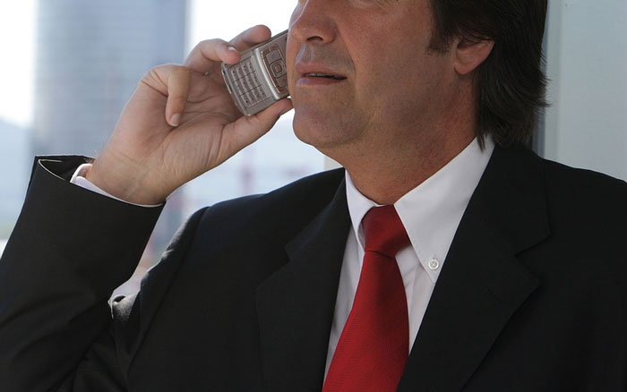 Woman Ruins Man&rsquo;s Phone Calls After He Ignores Her Request To Keep It Quiet