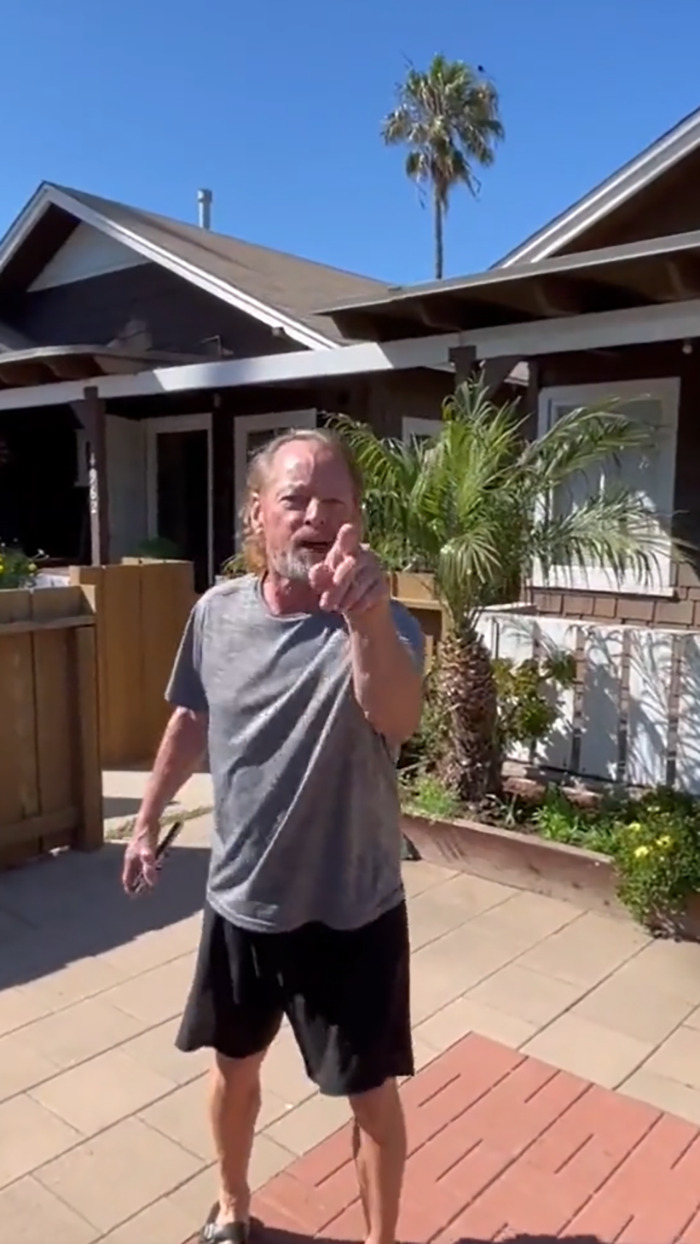 Couple Threatens To Call The Cops For Neighbor Allegedly ‘Harboring’ Their Cat Couple Threatens To Call The Cops For Neighbor Allegedly ‘Harboring’ Their Cat