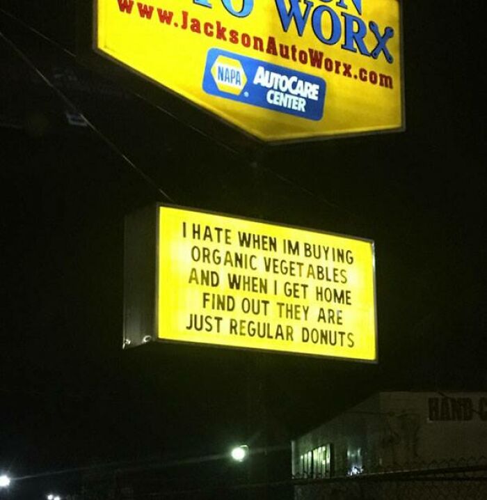 Funny-Signs-Facebook