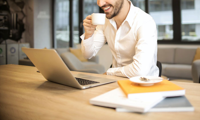 35 Y.O. Man Waits Until 17 Y.O. Turns 18 To Ask Her Out, Friend Questions If It&rsquo;s Normal