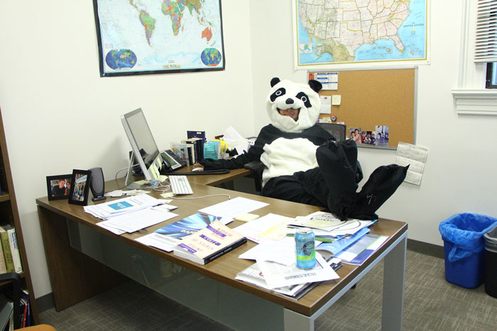 “She Doesn’t Know Basic Corporate Acronyms”: Oblivious Supervisor Reprimands Employee “She Doesn’t Know Basic Corporate Acronyms”: Oblivious Supervisor Reprimands Employee