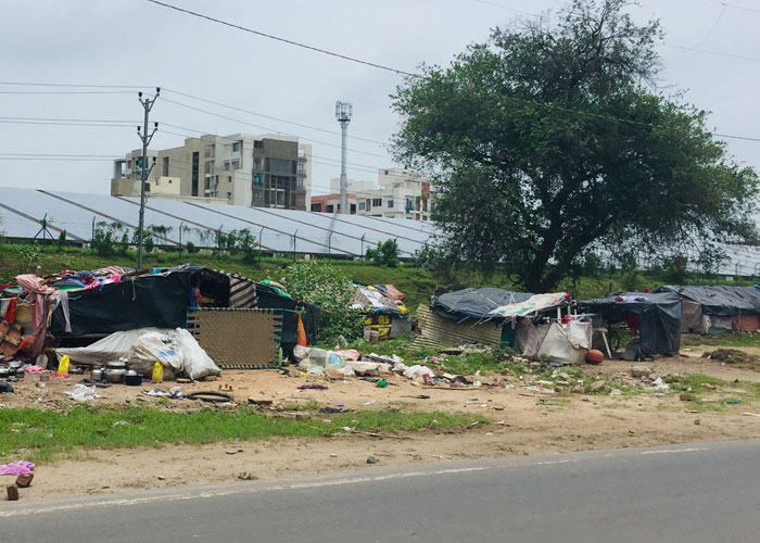 Worker Scolded For Trying To Buy A Homeless Man Pizza, Customer Finds A Brilliant Loophole