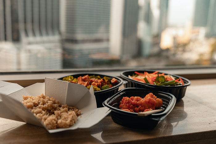 Guy Takes It Online After His Girlfriend Gets Disappointed With His Refusal To Share Food With Her