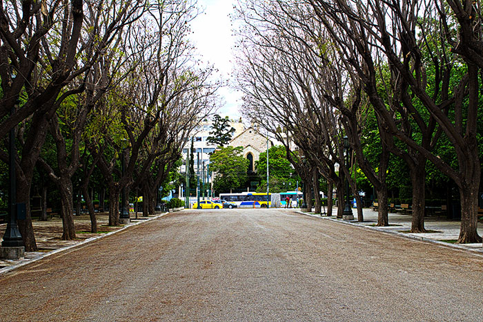 Woman Is Out Of Options After Huge RV Keeps Standing Parked In Front Of Her Home