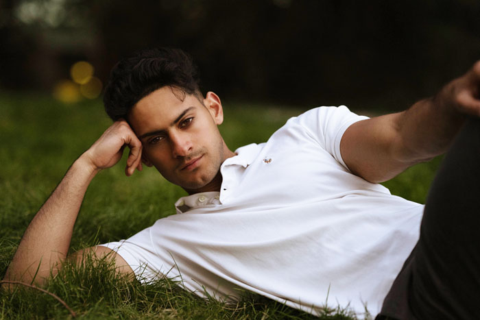 Guy Dyed Roommate's Expensive White Shirts With Vivid Colors To Teach Him A Lesson About &ldquo;Borrowing&rdquo;