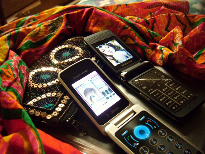 15 Y.O. Breaks New Phone To “Look Cool”, Is Upset When Parents Give Him A Flip Phone To Replace It 15 Y.O. Breaks New Phone To “Look Cool”, Is Upset When Parents Give Him A Flip Phone To Replace It