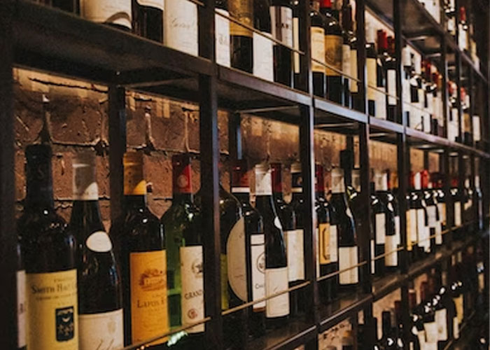 30 People Share "Really Dumb" Hobbies That Only Rich People Seem To Like