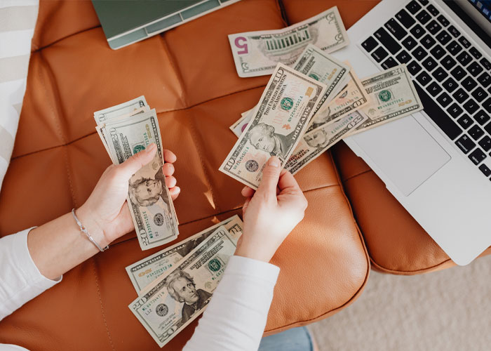 Woman Complains Online About How Hard It Is To Survive On Her Salary, Drama Ensues When Boss Sees It