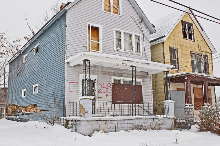 “When The Restrooms Have Blue Lights”: Netizens Share 30 Ways To Identify Bad Neighborhoods