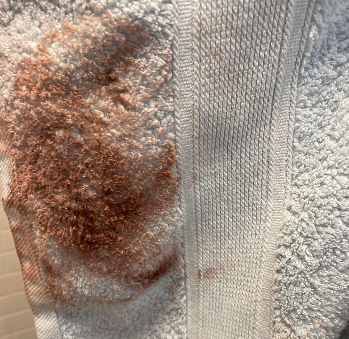 "The Ick": 30 Things Women Do That Make Them Less Attractive To Guys