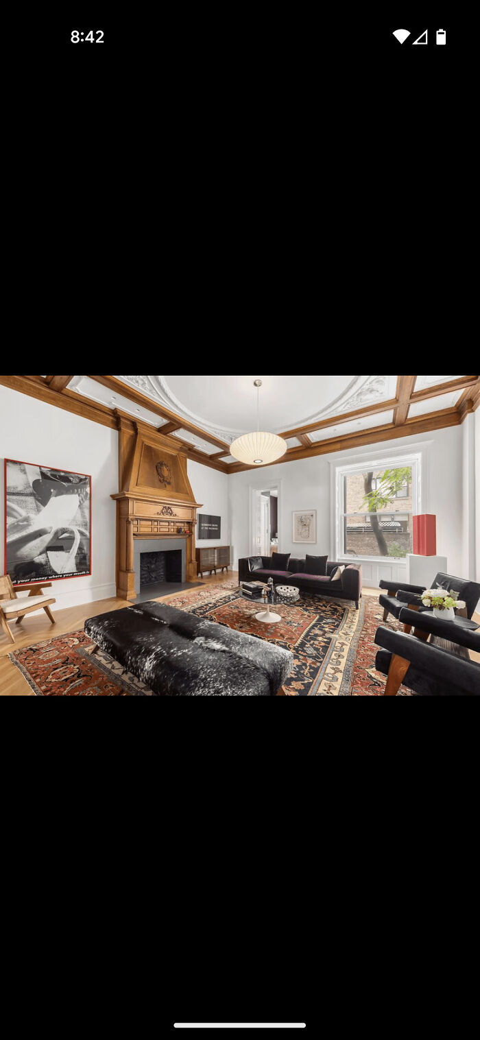 Is It Normal For NYC Listings To Include A Realtor Photoshoot?