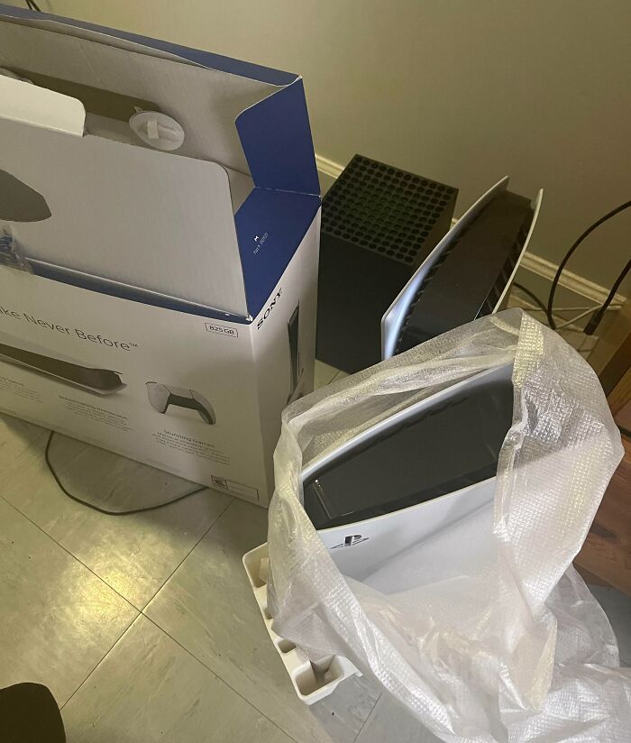 So I Randomly Got Shipped An Extra PS5. Merry Late Christmas To Me I Guess. Sorry To That One Kid