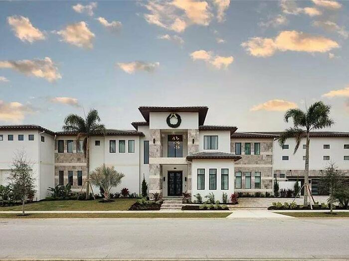 Absolutely Bananas Mansion And Suddenly Star Wars