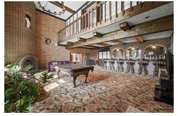 When Your Decorating Aesthetic Is “1983 Midwestern Marriott Hotel Bar”