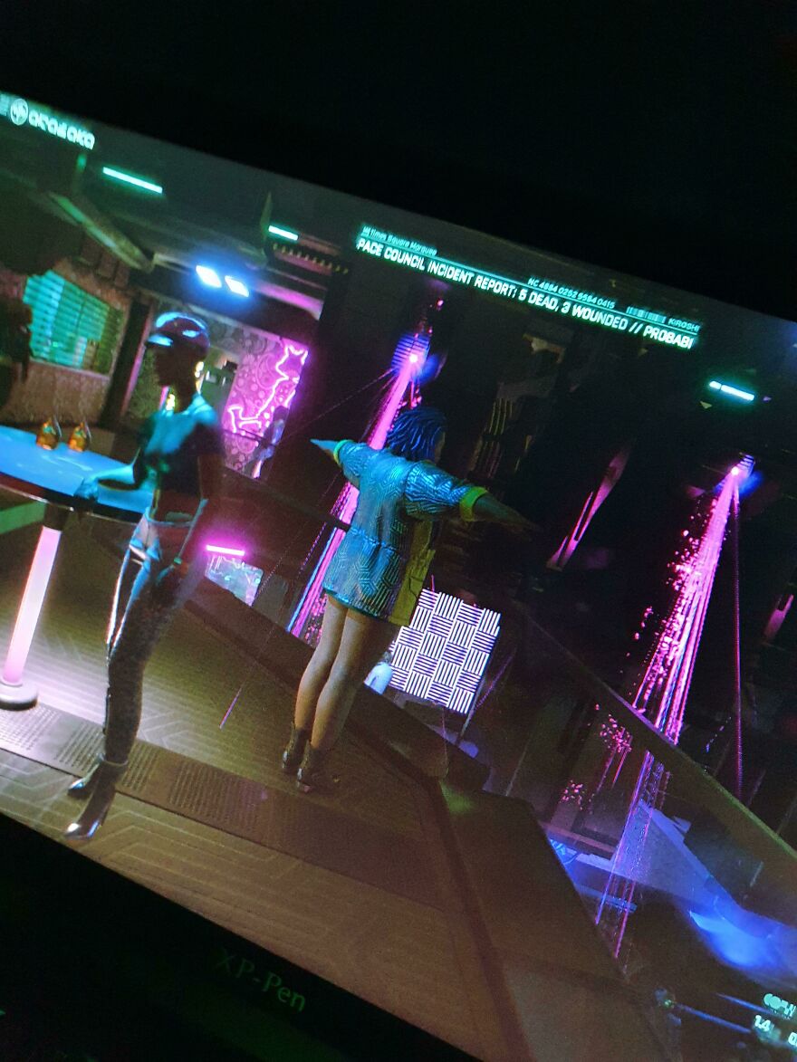 When You're In The Club And Can't Come Up With Any Dance Moves