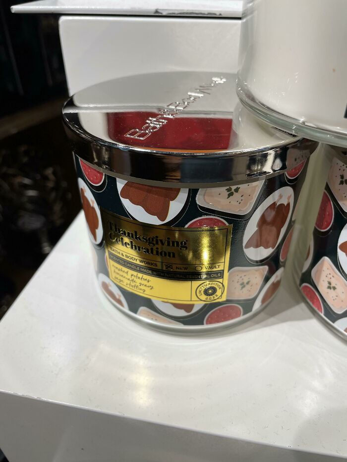 A Candle That Smells Like Mashed Potatoes, Gravy, And Stuffing