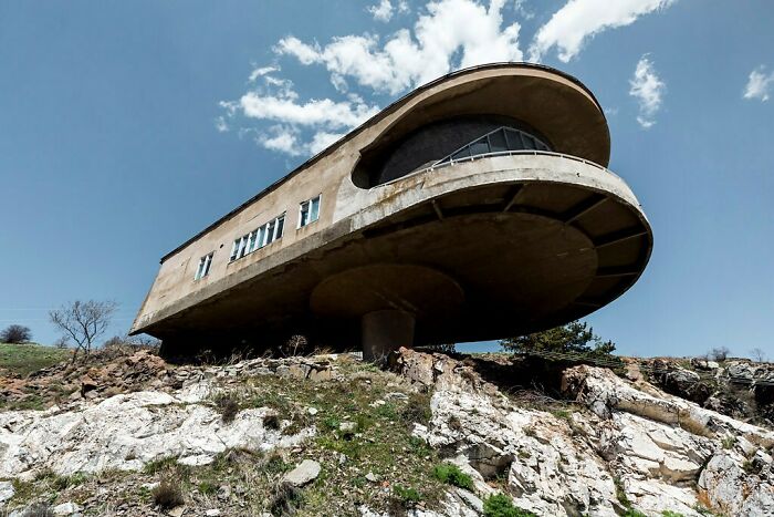 Armenian Writers Association's Summer Residence, The Canteen (1969) Sevan Peninsula, Armenia Architect: Gevorg Kochar Photo: Stefan Perego